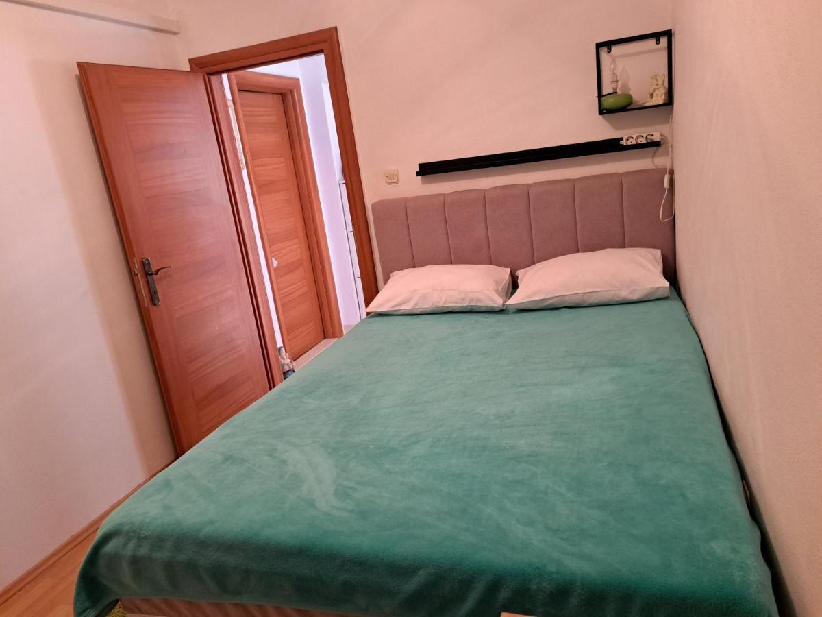Mateo Appartement Dugi Rat Buitenkant foto